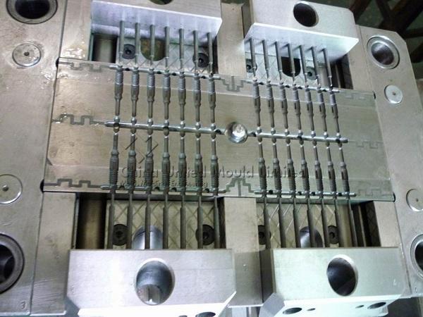 Socket injection mould manufacturer